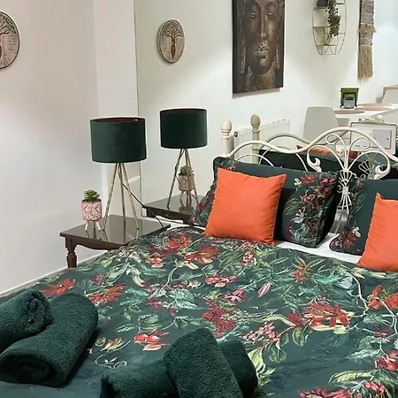 Cozy Near Shops & Universities Appartamento Nicosia