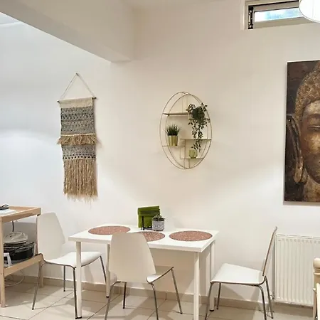 Appartamento Cozy Near Shops & Universities